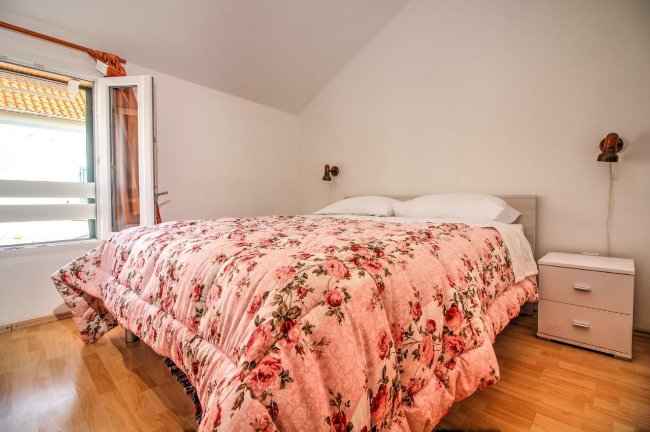 Apartmani Toni Poce Primosten Exterior photo